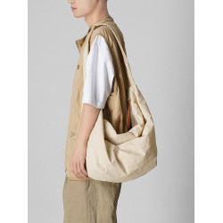 日系簡約大容量餃子包男2024秋季新款純色休閒斜後後背包尼龍布單肩包