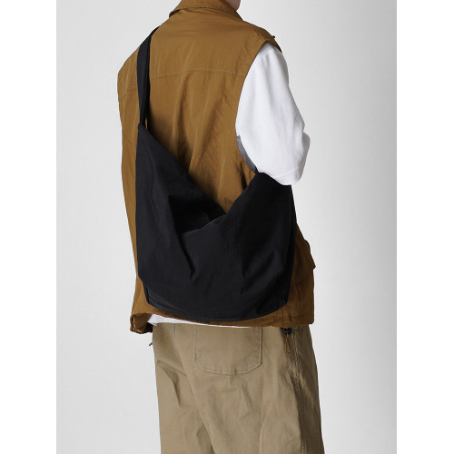 日系簡約大容量餃子包男2024秋季新款純色休閒斜後後背包尼龍布單肩包 日系簡約大容量餃子包男2024秋季新款純色休閒斜後後背包尼龍布單肩包