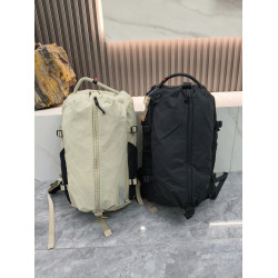 原 26年春季新防水輕便雙肩包後後背包 30L男女戶外運動健身包旅行包