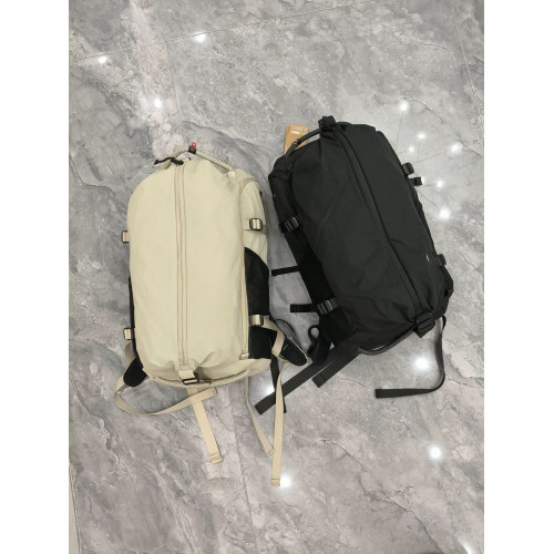 原 26年春季新防水輕便雙肩包後後背包 30L男女戶外運動健身包旅行包