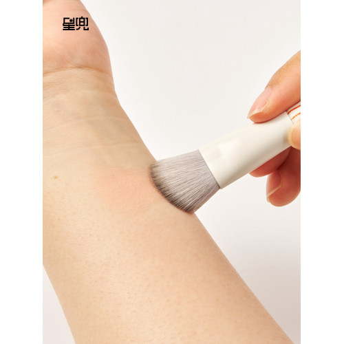 星兜小掃把腮紅刷斜坡形腮紅膏刷高光膏刷可攜式短柄化妝刷繪本XD04