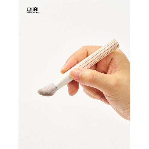 星兜小掃把腮紅刷斜坡形腮紅膏刷高光膏刷可攜式短柄化妝刷繪本XD04