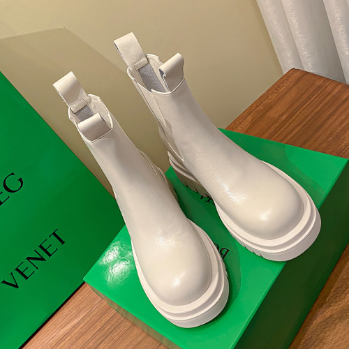 mona同款松緊口切爾西白色真皮短靴內增高大碼41一43厚底菸筒靴女 mona同款松緊口切爾西白色真皮短靴內增高大碼41一43厚底菸筒靴女