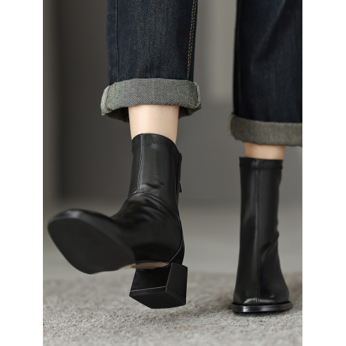 粗高跟方頭短靴子瘦腿氣質百搭瘦瘦靴女靴網紅彈力靴女方頭馬丁靴 粗高跟方頭短靴子瘦腿氣質百搭瘦瘦靴女靴網紅彈力靴女方頭馬丁靴