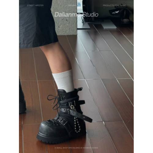 暗黑重工馬丁靴女帥氣龐克短靴厚底增高短筒靴子綑綁金屬高幫鞋潮 暗黑重工馬丁靴女帥氣龐克短靴厚底增高短筒靴子綑綁金屬高幫鞋潮