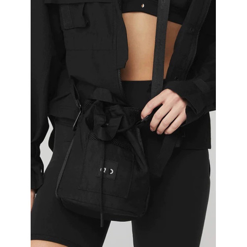 al 水桶包字母斜後後背包女小型可攜式休閒運動瑜珈收納包