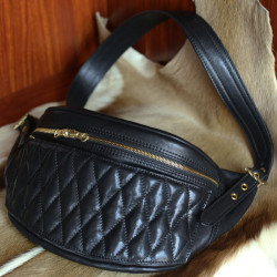 植鞣牛皮男士胸包哈雷騎行機車包真皮餃子包質感時尚復古菱格腰包