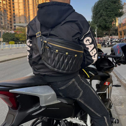 植鞣牛皮男士胸包哈雷騎行機車包真皮餃子包質感時尚復古菱格腰包