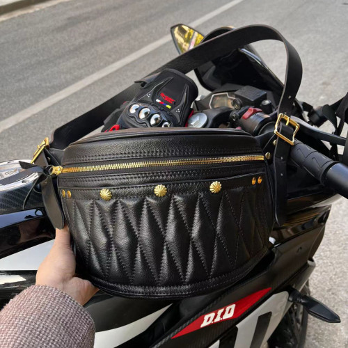 植鞣牛皮男士胸包哈雷騎行機車包真皮餃子包質感時尚復古菱格腰包