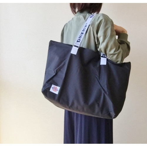 新品日本潮牌大號單肩包 健身包旅行包可插旅行箱拉桿可批