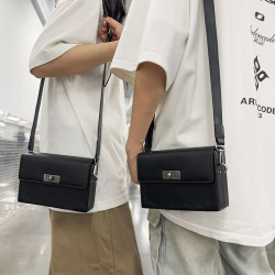 青少年小方包男高級感小衆男生外出小挎包男士隨身出行斜後後背包女潮