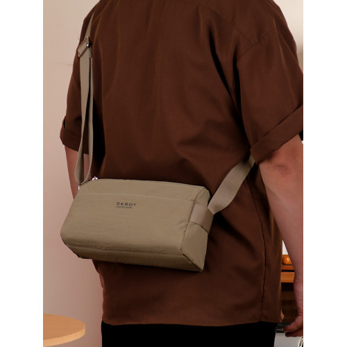 男士斜後後背包休閒牛津布小包2025新款大容量單肩包男款高級感可攜式包