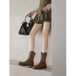 ladyblack大碼4041-43粗中跟刺綉後拉鍊短靴女厚底騎士西部短靴子