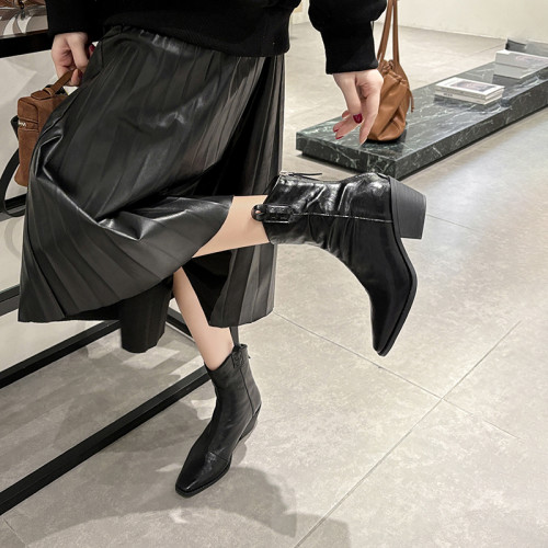 牛皮版~時髦尖頭V口顯瘦粗跟皺感西部短靴女真皮馬丁靴單靴小踝靴 牛皮版~時髦尖頭V口顯瘦粗跟皺感西部短靴女真皮馬丁靴單靴小踝靴