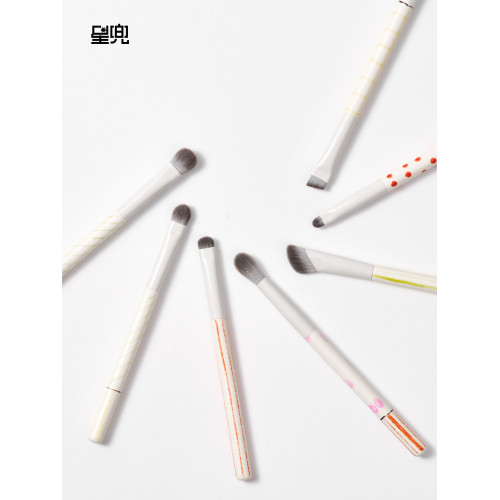 星兜繪本眼影刷套裝7支眼部化妝刷鋪色暈染刷眼線眉刷插畫師合作 星兜繪本眼影刷套裝7支眼部化妝刷鋪色暈染刷眼線眉刷插畫師合作