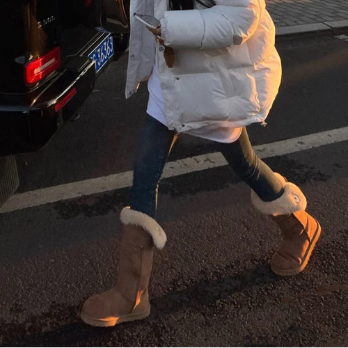 不過膝時尚百搭雪地靴女2026冬季新款厚底高筒棉靴加絨加厚中筒靴