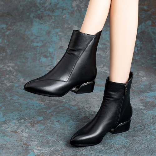 品牌軟皮短靴女鞋子2025新款軟底加絨馬丁靴秋冬季中筒媽媽棉鞋女