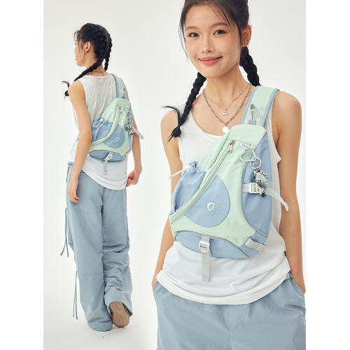 25年新款多巴胺斜後後背包原創vintage運動休閒包弓箭包旅行後後背包學生