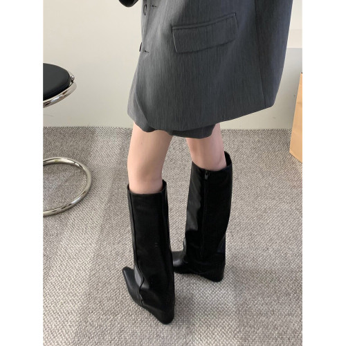 韓版小衆菸琯靴女靴子2025年秋冬新款復古棕色尖頭坡跟高筒長靴女