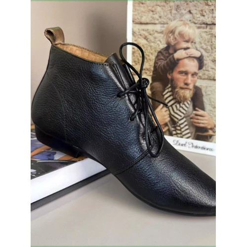 復古真皮尖頭短筒靴女2024年春季新款百搭平底馬丁靴軟皮系帶踝靴