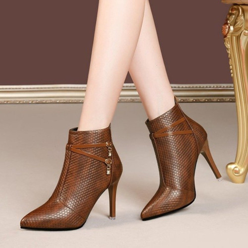 34-42大碼女鞋新款女靴子休閒短筒馬丁靴格子皮面後拉鍊細跟高跟 34-42大碼女鞋新款女靴子休閒短筒馬丁靴格子皮面後拉鍊細跟高跟