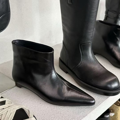 2026秋冬新款法式復古尖頭貓跟短靴女真皮百搭寬筒套腳低跟瘦瘦靴 2026秋冬新款法式復古尖頭貓跟短靴女真皮百搭寬筒套腳低跟瘦瘦靴