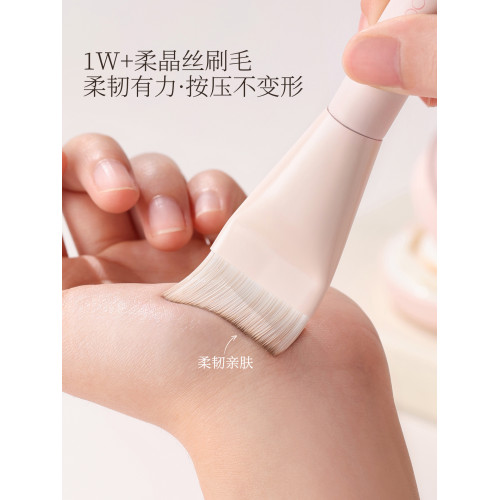 古迪桃夭超薄月牙粉底刷子加調色板扁頭一刷無痕不吃粉化妝師專用 古迪桃夭超薄月牙粉底刷子加調色板扁頭一刷無痕不吃粉化妝師專用