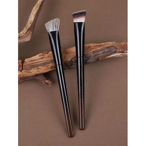 簡左如然Z28三角熨斗高光刷面中部提亮斜平頭動物羊毛遮瑕化妝刷 簡左如然Z28三角熨斗高光刷面中部提亮斜平頭動物羊毛遮瑕化妝刷