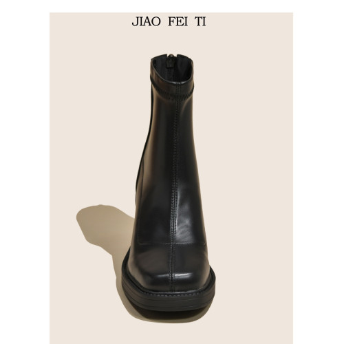 大碼粗跟短靴女41一43厚底百搭秋冬季新款彈力瘦瘦靴高跟馬丁靴40 大碼粗跟短靴女41一43厚底百搭秋冬季新款彈力瘦瘦靴高跟馬丁靴40