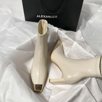 西施金屬頭白色高跟短靴女2025秋冬新款韓版方頭粗跟彈力瘦瘦靴女