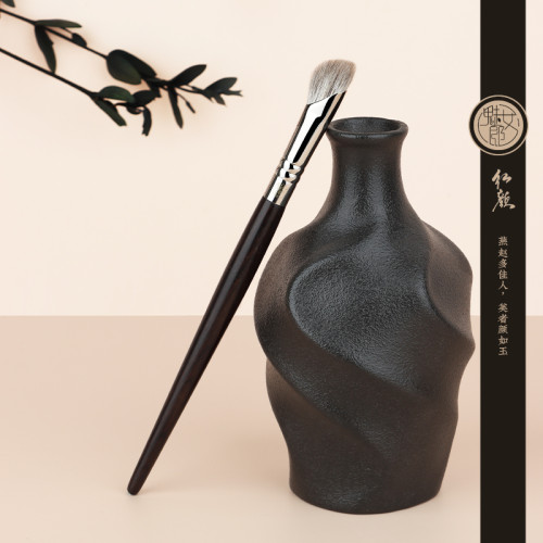 魅女郎紅顔047鐮刀鼻影刷貼合山根斜頭修容刷暈染刷雪狐毛化妝刷