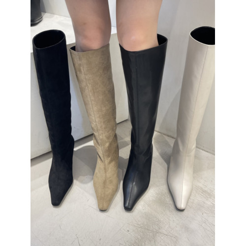 小池在首爾2025年東大門冬季高跟尖頭不過膝女靴簡約套筒氣質長靴 小池在首爾2025年東大門冬季高跟尖頭不過膝女靴簡約套筒氣質長靴