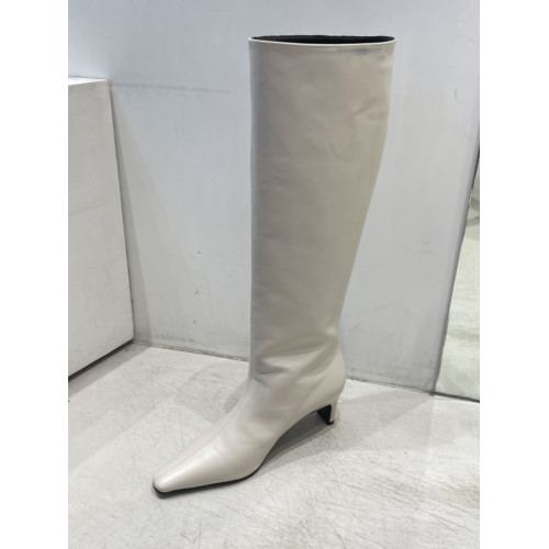 小池在首爾2025年東大門冬季高跟尖頭不過膝女靴簡約套筒氣質長靴 小池在首爾2025年東大門冬季高跟尖頭不過膝女靴簡約套筒氣質長靴