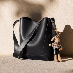 URDUDU真皮水桶包單肩斜後後背包女2026新款休閒百搭大容量通勤托特包