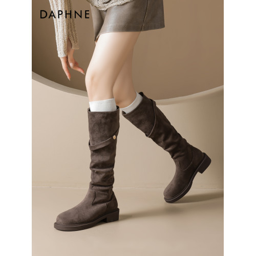 達芙妮厚底騎士靴女2026新款秋冬長筒靴英倫風黑色加絨靴子不過膝 達芙妮厚底騎士靴女2026新款秋冬長筒靴英倫風黑色加絨靴子不過膝