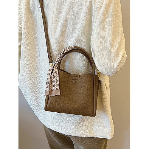 爆款手提包包女2026新款時尚百搭單肩斜後後背包高級感上班通勤水桶包