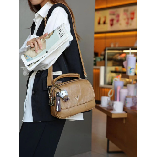 今年流行爆款手提包大號沐卡裡女包單肩斜背媽媽包休閒簡約小方包 今年流行爆款手提包大號沐卡裡女包單肩斜背媽媽包休閒簡約小方包