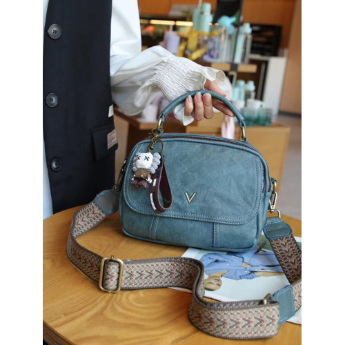 今年流行爆款手提包大號沐卡裡女包單肩斜背媽媽包休閒簡約小方包 今年流行爆款手提包大號沐卡裡女包單肩斜背媽媽包休閒簡約小方包