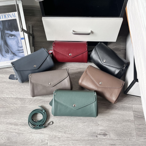 真皮小包2026新款牛皮斜後後背包小圓桶包軟皮大容量手機包多隔層簡約 真皮小包2026新款牛皮斜後後背包小圓桶包軟皮大容量手機包多隔層簡約