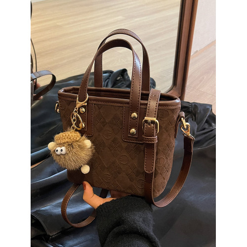 新款包包女2026年爆款水桶包小衆秋冬季磨砂復古斜後後背包菱格手提包