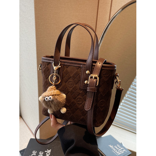 新款包包女2026年爆款水桶包小衆秋冬季磨砂復古斜後後背包菱格手提包