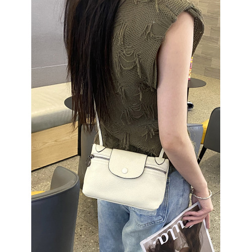 網紅爆款真皮單肩腋下包斜背小包包女百搭2026新款頭層牛皮休閒包 網紅爆款真皮單肩腋下包斜背小包包女百搭2026新款頭層牛皮休閒包