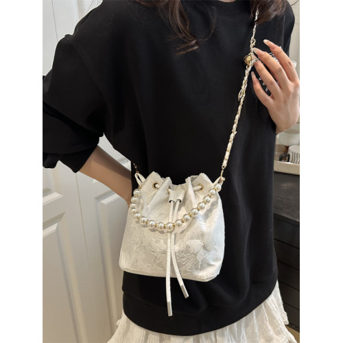 新中式水桶包2025新款旗袍風珍珠手提小包包女高級感風斜後後背包