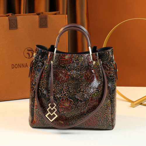 今年流行包包2025新款潮高級感單肩手提斜背女百搭簡約真皮水桶包 今年流行包包2025新款潮高級感單肩手提斜背女百搭簡約真皮水桶包