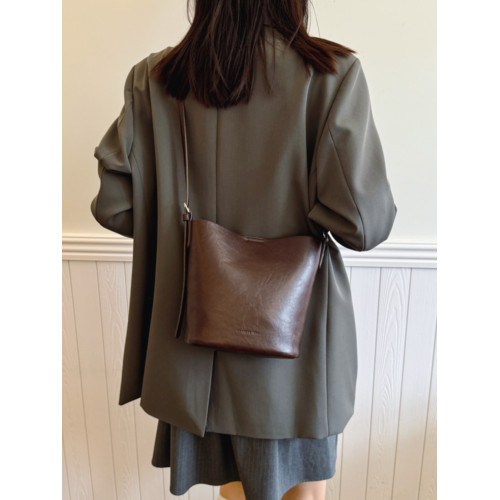 包包復古時尚通勤水桶包女新款休閒百搭單肩腋下包小衆洋氣斜後後背包