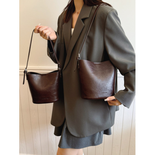 包包復古時尚通勤水桶包女新款休閒百搭單肩腋下包小衆洋氣斜後後背包