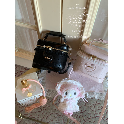 Lalalandacc/日系mm 自製日牌少女波點蕾絲手提化妝包斜背甜美 Lalalandacc/日系mm 自製日牌少女波點蕾絲手提化妝包斜背甜美