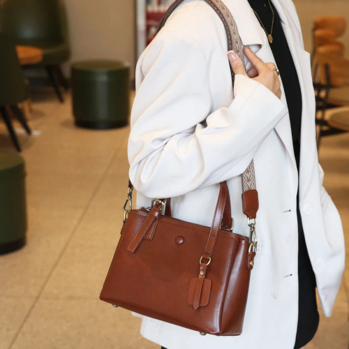 牛皮女包2025夏新款植鞣頭層牛皮手提包時尚單肩百搭休閒斜後後背包包 牛皮女包2025夏新款植鞣頭層牛皮手提包時尚單肩百搭休閒斜後後背包包