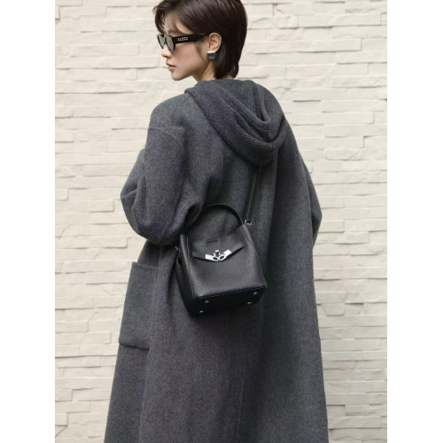 真皮女包2026春夏新款高品質凱莉風水桶包休閒百搭時尚牛皮斜後後背包 真皮女包2026春夏新款高品質凱莉風水桶包休閒百搭時尚牛皮斜後後背包