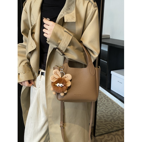 高級感菜籃子手提水桶包包女秋冬2024新款簡約時尚通勤單肩斜後後背包